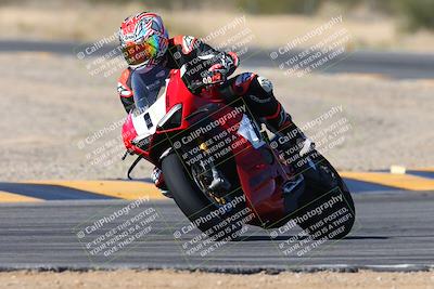 media/Feb-03-2024-SoCal Trackdays (Sat) [[767c60a41c]]/8-Turn 7 (1140am)/